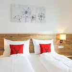 Chalet Aurora Mountain By We Rent, Summercard Included