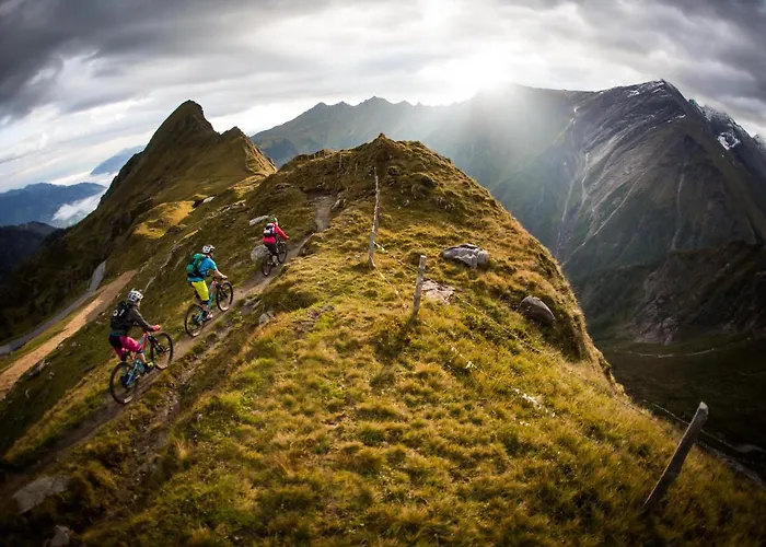 Aurora Mountain By We Rent * カプルーン