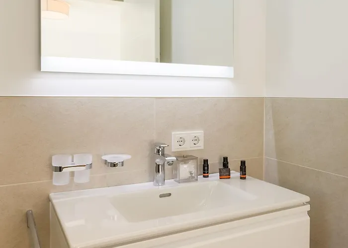 Aurora Mountain By We Rent カプルーン